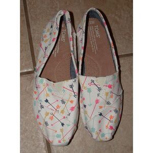 TOMS Multicolored Arrow Print Sz 7 1/2 Casual Wear Fabric Uppers Slip On Loafers